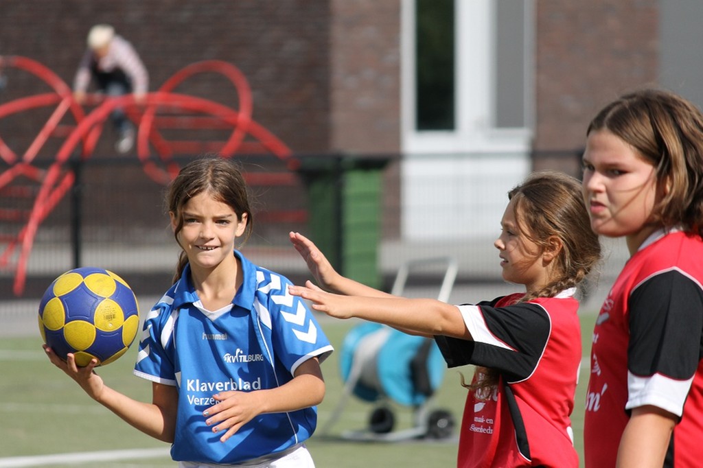 KVT E2 tegen DSC 100.jpg